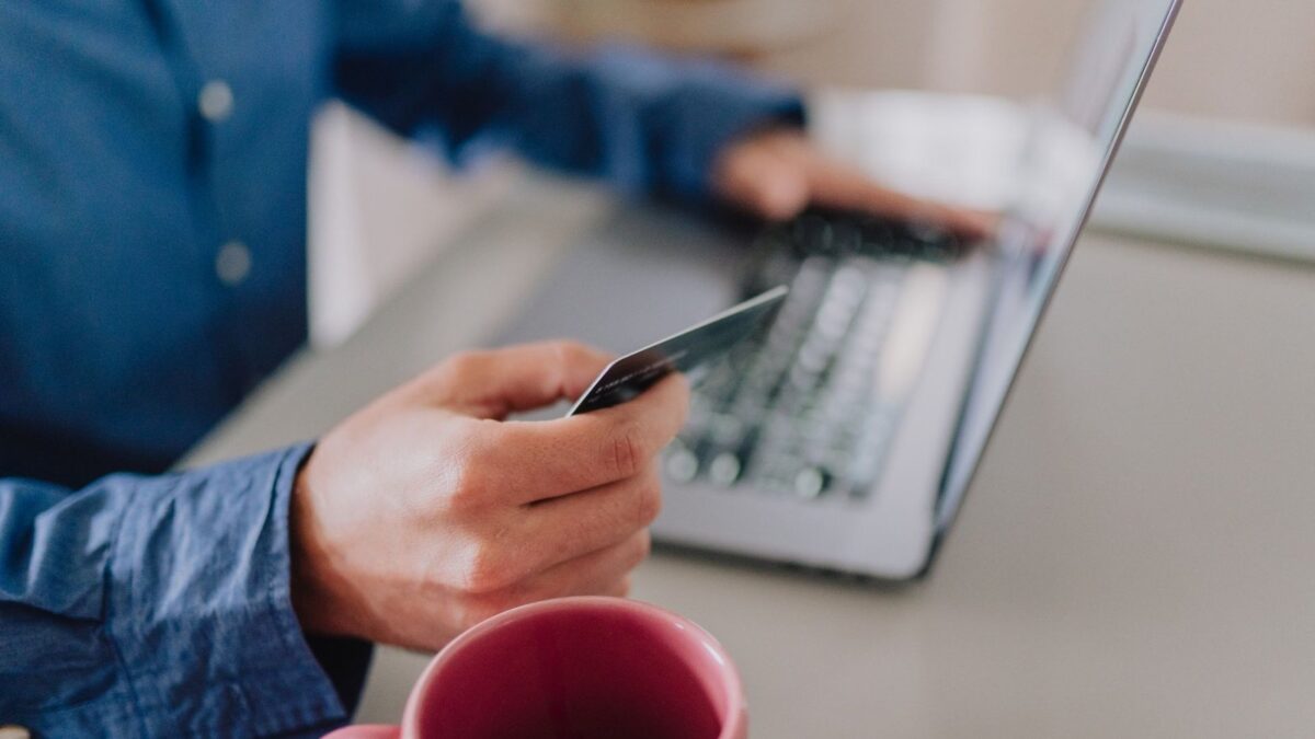 Casas Bahia passa a vender produtos no marketplace da Amazon