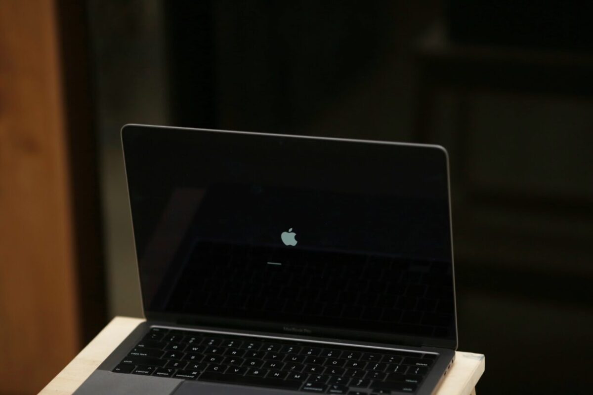 Macs travam menos e duram mais do que PCs com Windows, segundo levantamento