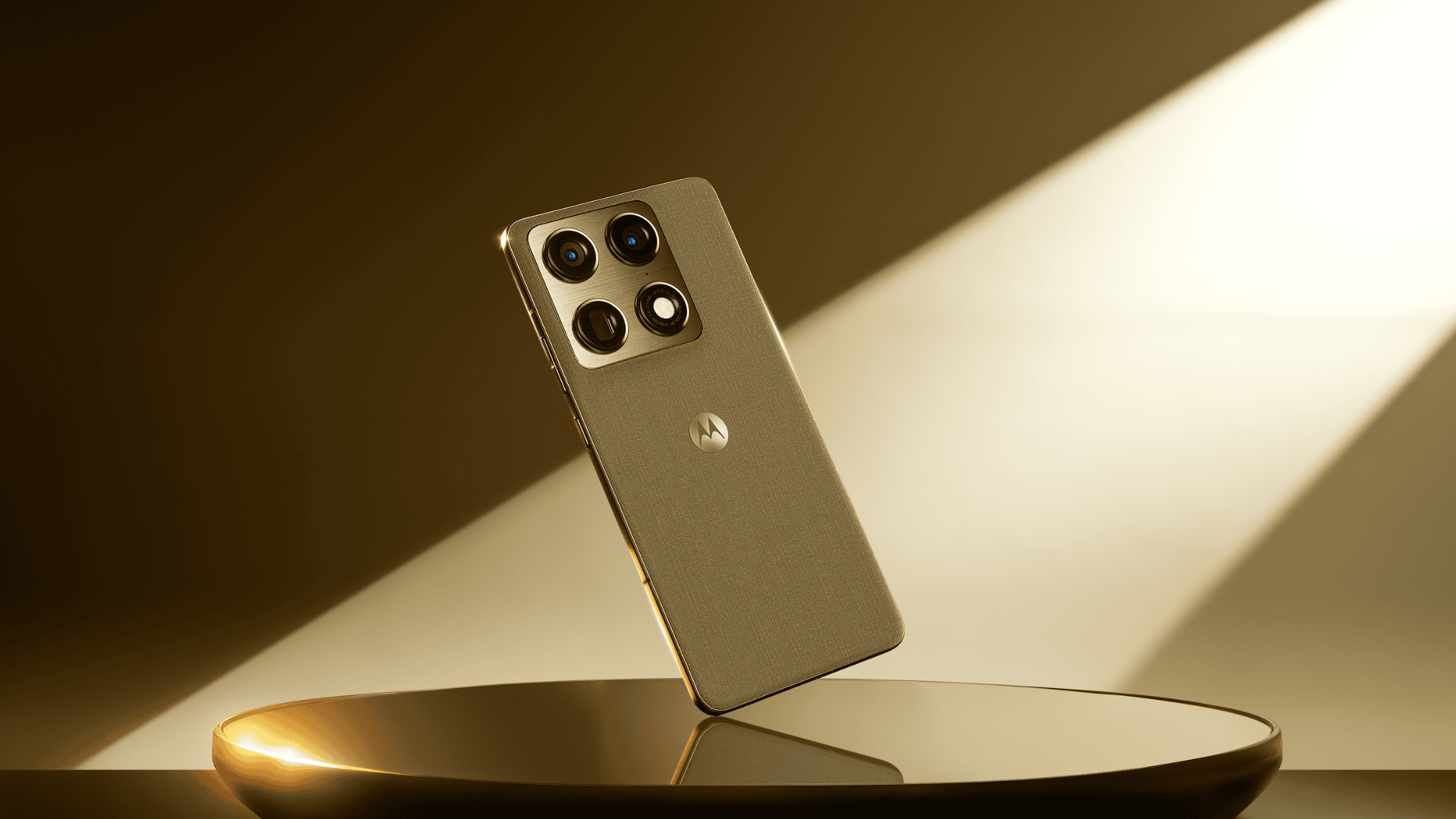 Motorola Signature, smartphone ultra-premium da Motorola, chega ao Brasil