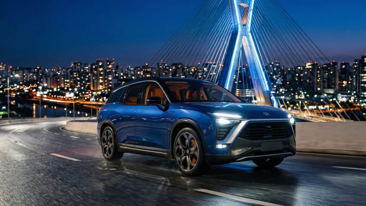 O carro que está virando febre por gastar menos que muita moto