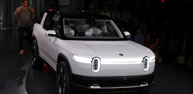 Uber investe US$ 1,25 bi na Rivian e terá 10 mil robotáxis a partir de 2028
