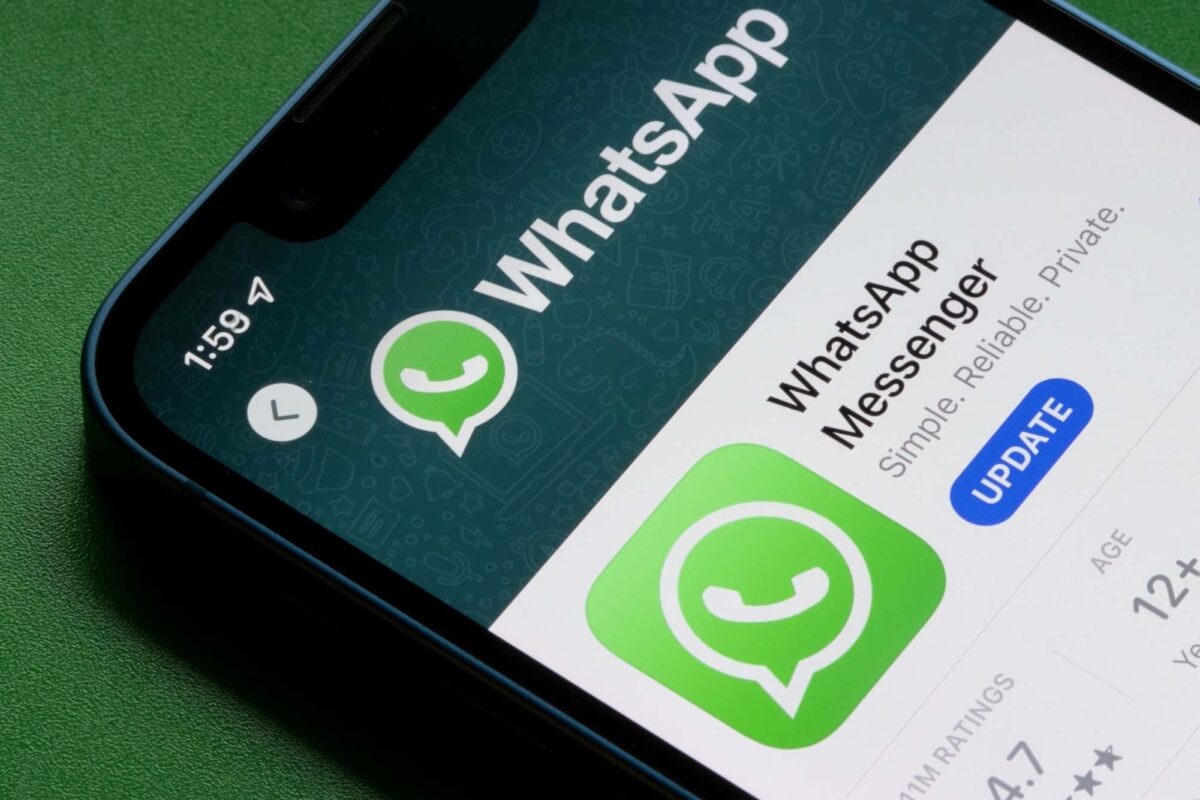 WhatsApp testa IA que resume várias conversas não lidas de uma só vez