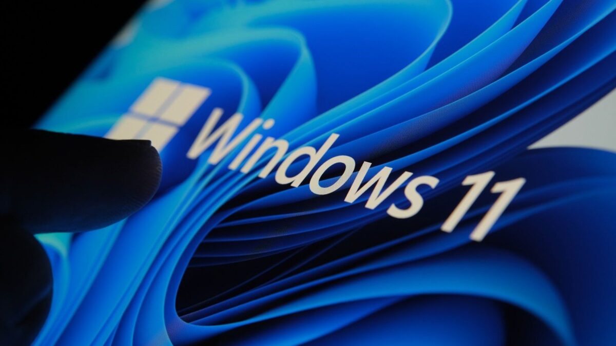 Windows 11 não terá mais atualizações forçadas e faz mudança na barra de tarefas