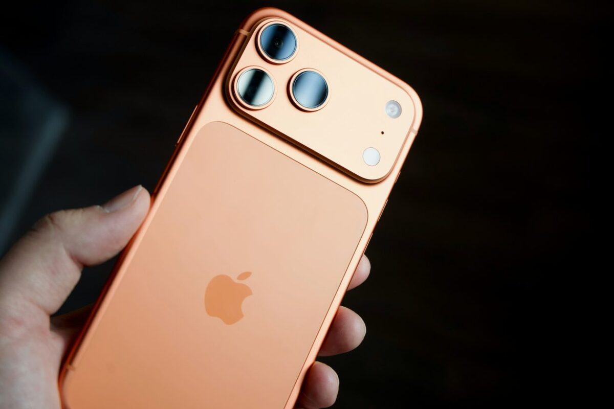 iPhone 17 Pro roda LLM de 400B que exige 200GB de memória, mas com limitações
