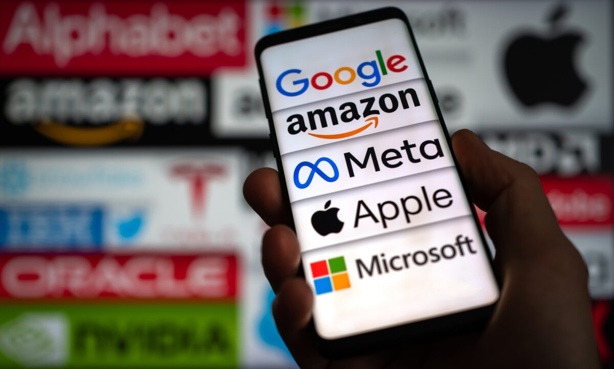 Guerra e outros fatores fazem ações de big techs despencarem