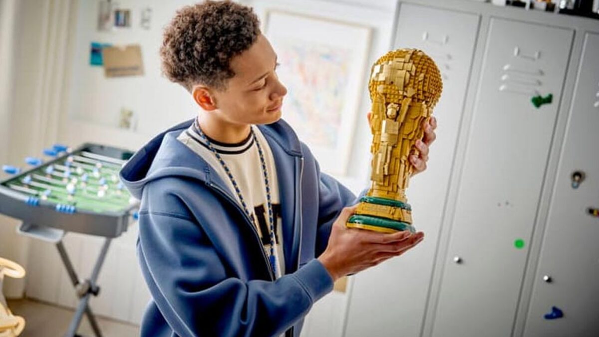 LEGO inspirado no troféu da copa com 2.842 peças entra em pré-venda no Mercado Livre