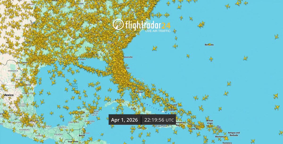 ASSISTA: vídeo mostra aviões desviando do foguete da Artemis 2
