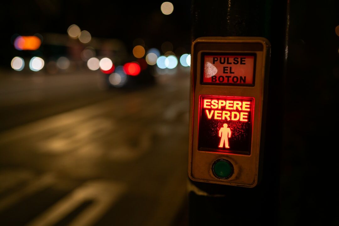 Alerta do FBI expõe brechas fora da criptografia do WhatsApp e Signal