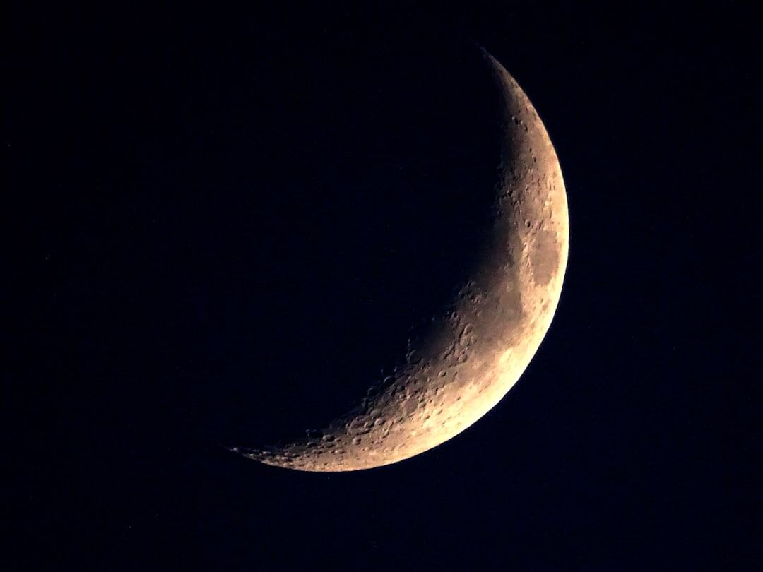 Artemis 2 se aproxima da Lua e bate recorde de distância da Apollo 13