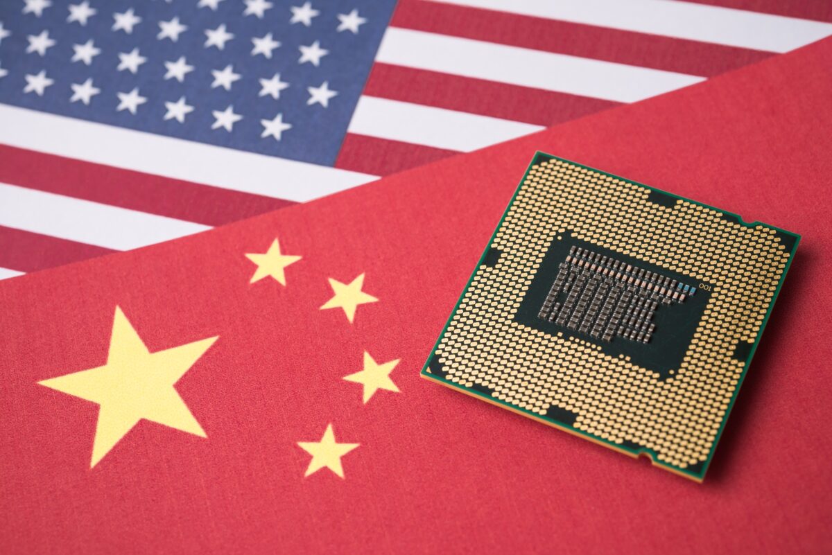 EUA barram envios de equipamentos para 2ª maior fabricante de chips da China