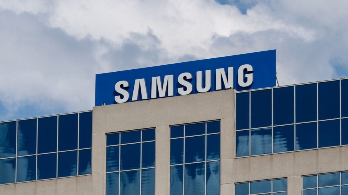 Lucro trimestral da Samsung deve subir 8 vezes por venda de chips de IA