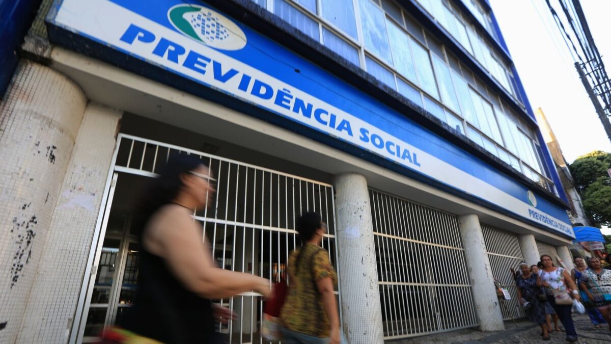 Polícia Federal investiga suspeitos de invasão cibernética no INSS