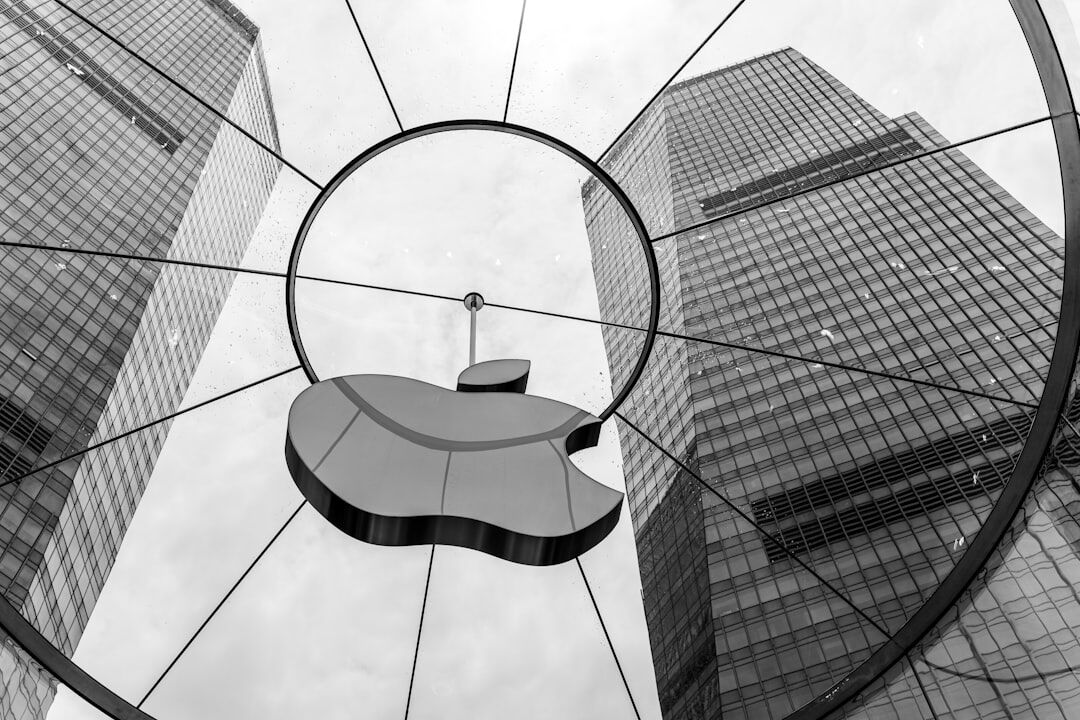 Troca de CEO na Apple acontece em meio a desafio por avanços em IA