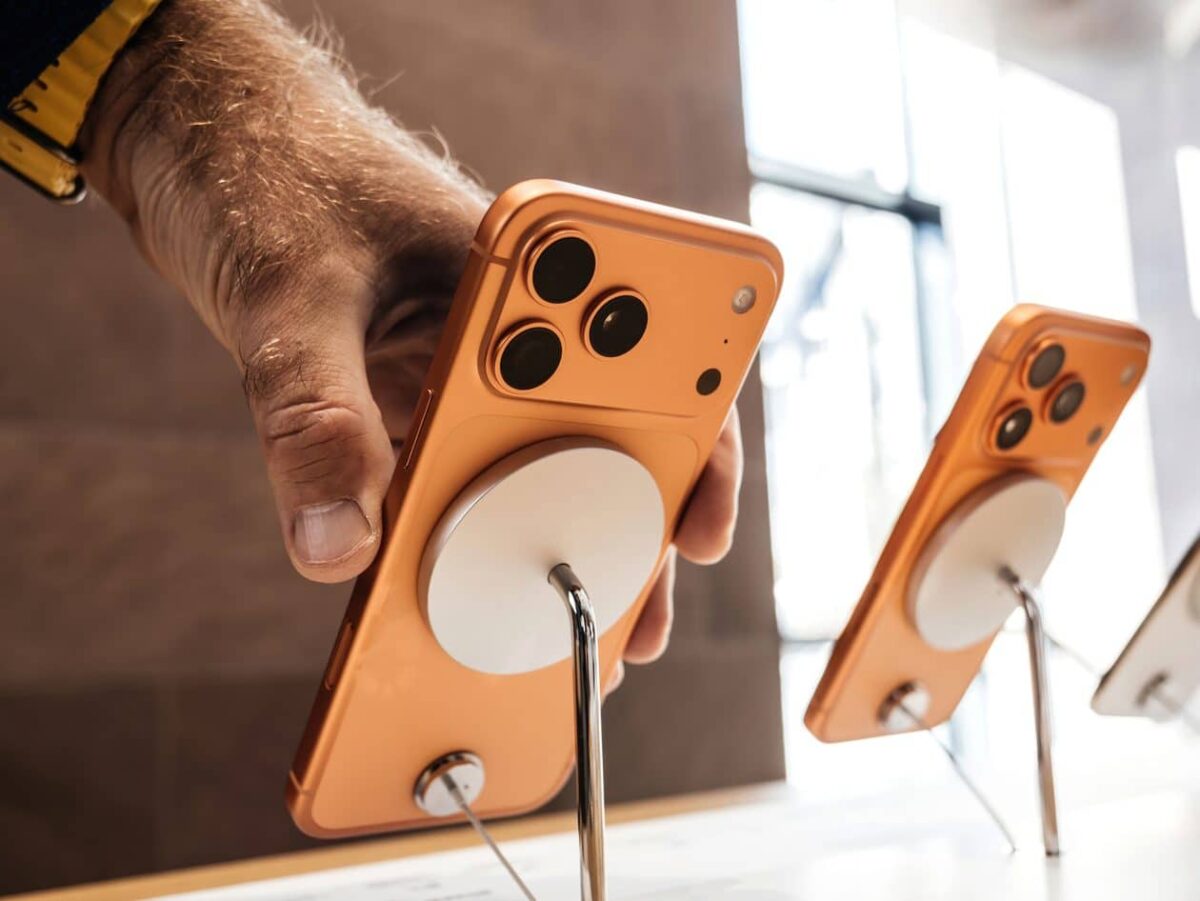 iPhones 17 foram os smartphones mais vendidos no final de 2025 em todo o mundo, segundo Counterpoint