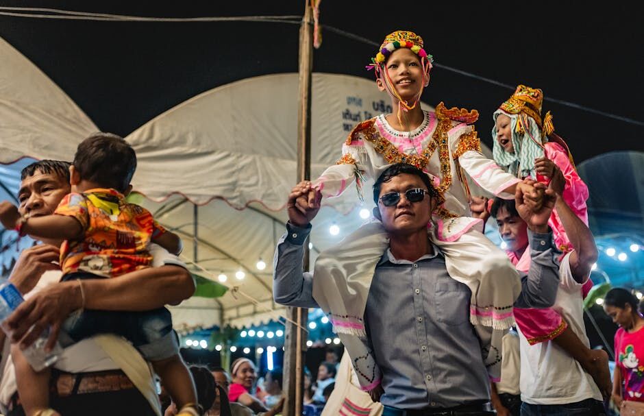 A Lua é colorida? Por que estão circulando imagens do nosso satélite assim?