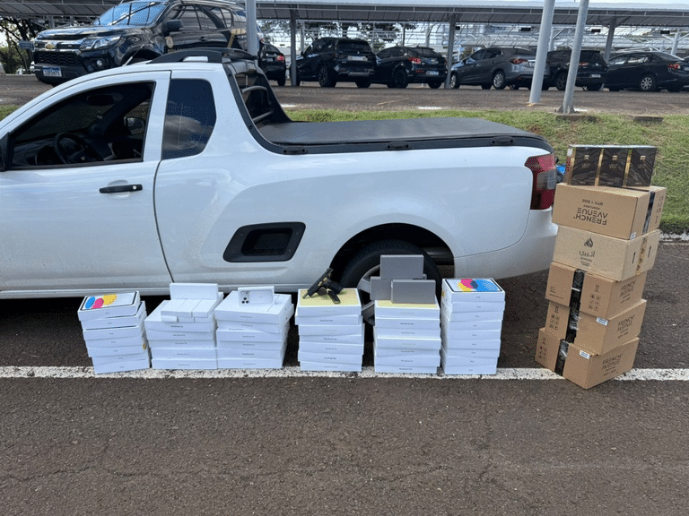 Carga de dispositivos Apple avaliada em R$200 mil é apreendida no Paraná