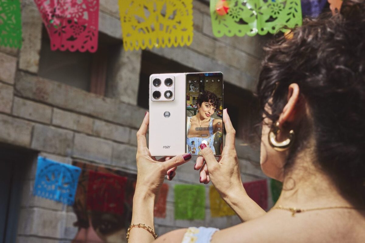 Motorola lança oficialmente o razr fold, concorrente do futuro “iPhone Ultra”