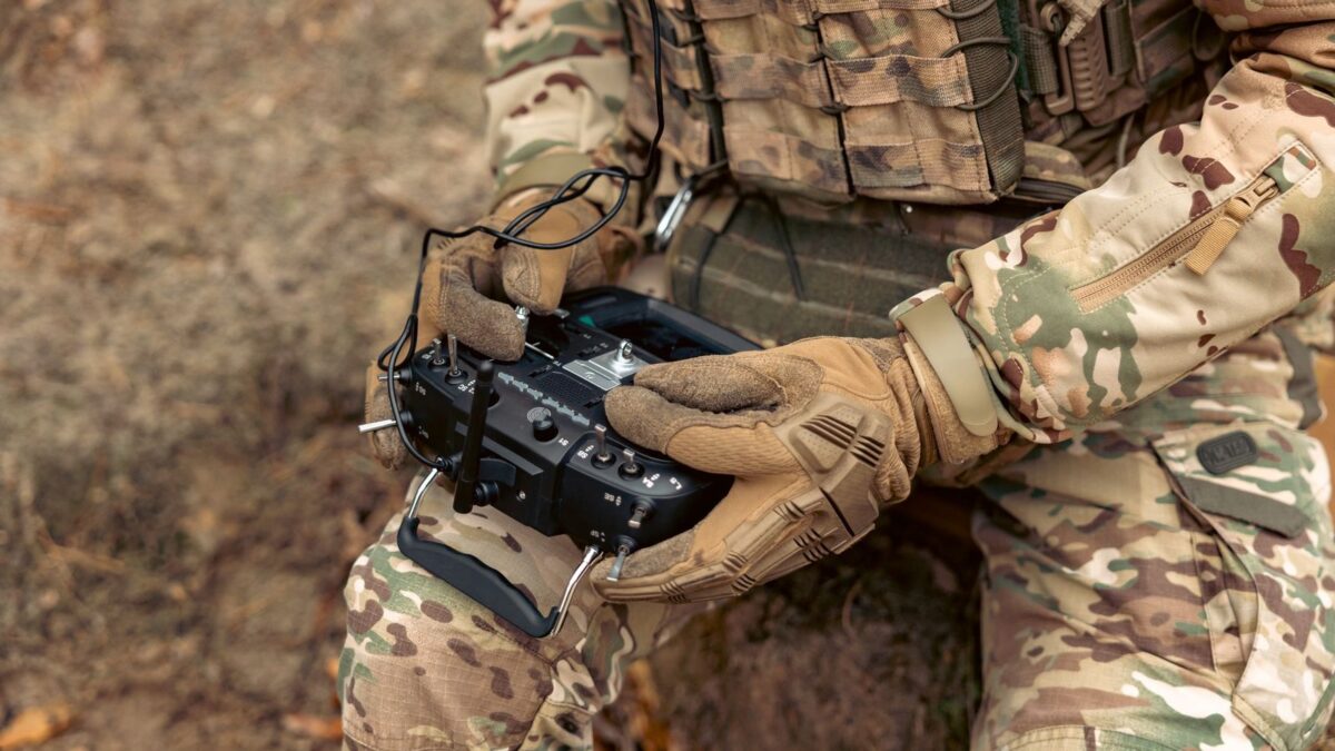 Rússia usa novo drone de fibra óptica para aumentar eficácia na guerra