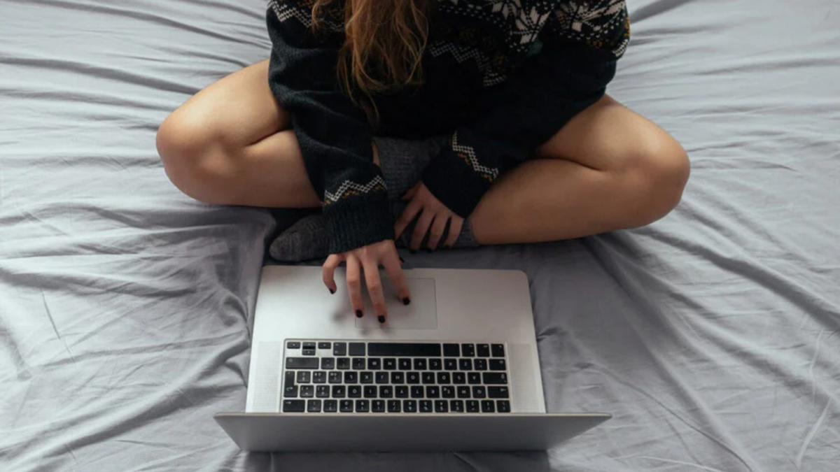 A União Europeia começou mirando redes sociais — agora o debate sobre verificação de idade já ameaça atingir as VPNs