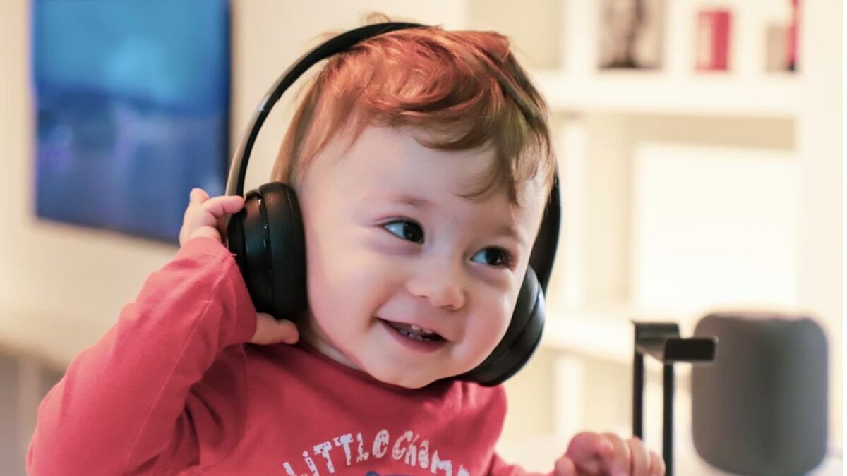 Crianças que têm contato frequente com música podem desenvolver habilidade-chave