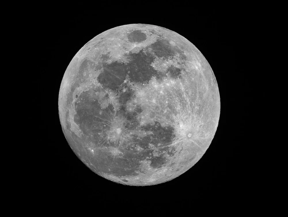 Dois em um: Lua Azul e microlua podem ser vistas na madrugada; saiba como