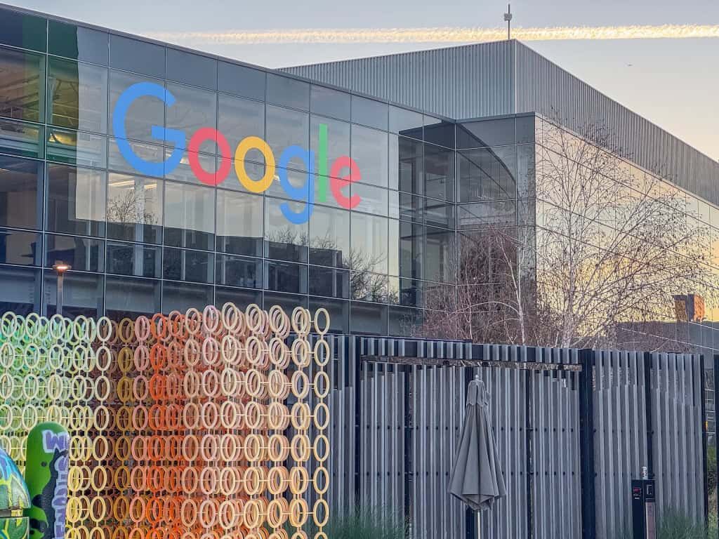 Google e Blackstone vão criar nova empresa de nuvem para IA, diz jornal