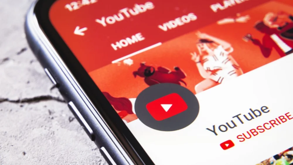YouTube lança sistema de detecção automática para vídeos gerados por IA