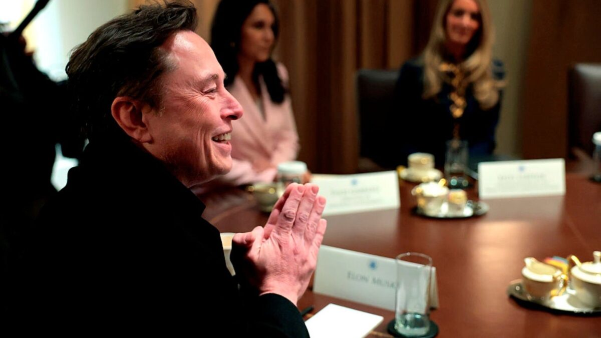 Musk e Cook vão com Trump para a China; confira lista de executivos convidados