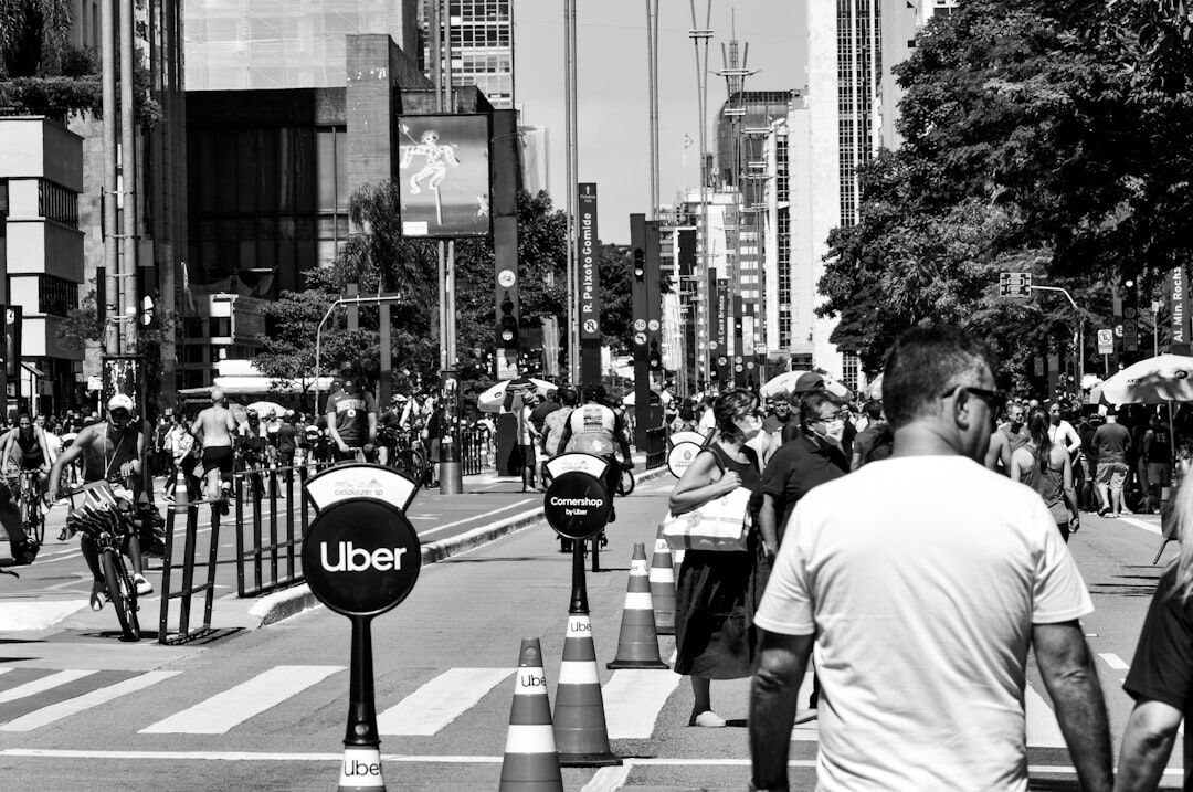Uber prevê forte movimento no 2º tri, apesar de guerra no Oriente Médio