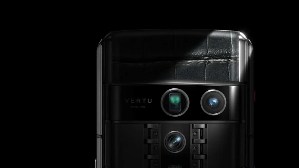 Vertu: conheça o histórico misterioso da marca de celular utilizada por Virgínia