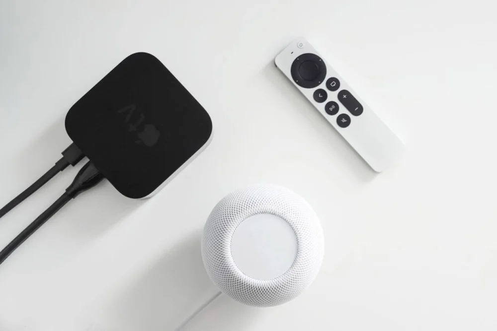 Códigos do tvOS 27 deduram Siri AI a caminho de Apple TVs e HomePods