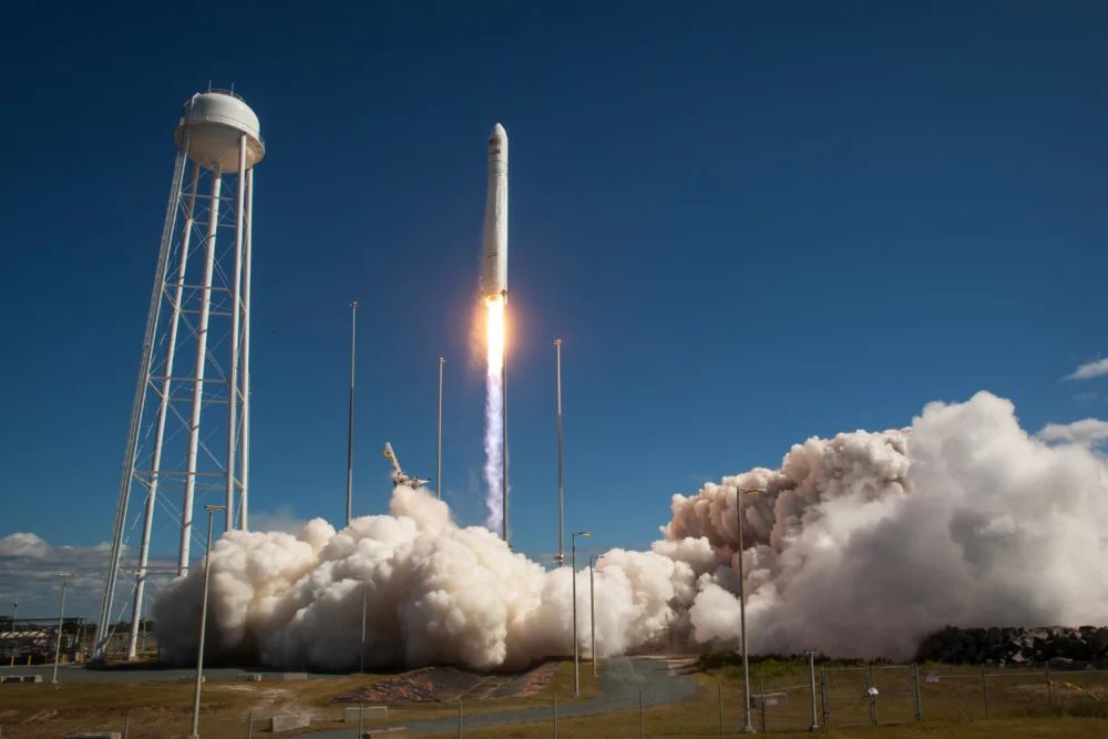 Durante décadas isso parecia impossível para os foguetes: agora um combustível sólido controlado por plasma pode mudar a exploração espacial