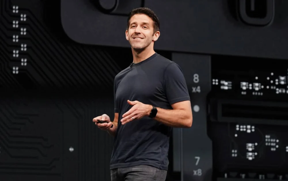 John Ternus poderá dar novos ares à equipe de design da Apple