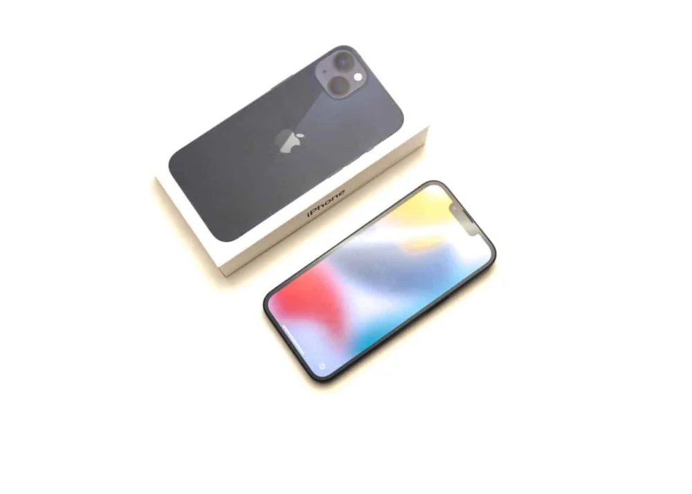 Leilão da Receita em Brasília tem lote com 520 unidades do iPhone 13!