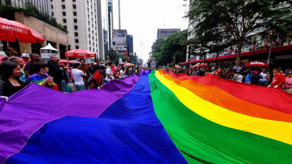 MPF apura bloqueio de mais de 100 perfis LGBTQIA+ no Instagram