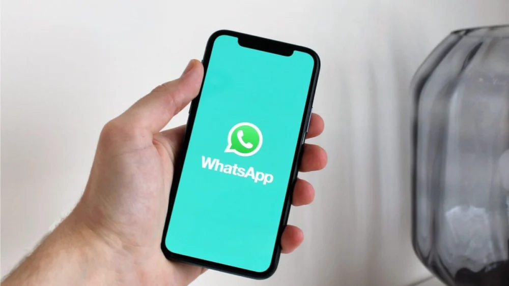 O homem escolhido para comandar o WhatsApp não veio do Vale do Silício e sua ascensão diz muito sobre a nova fase da Meta
