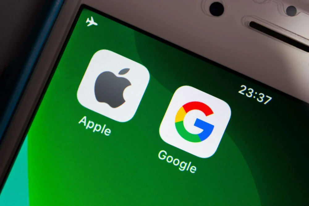 OpenAI abandona o consumidor; Apple e Google disputam espaço na IA