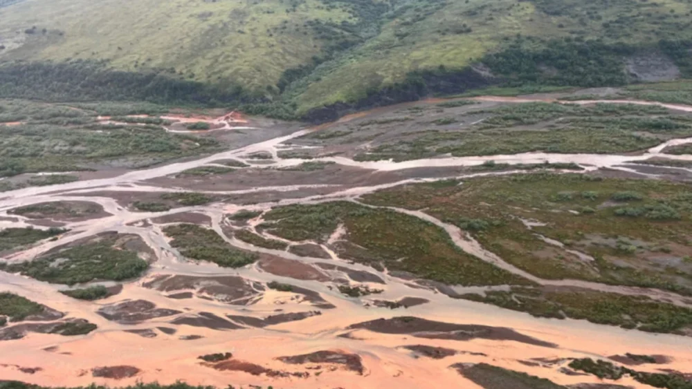Os rios do Ártico estão ficando laranja e cientistas finalmente descobriram a origem do fenômeno: o problema pode se espalhar por toda a região
