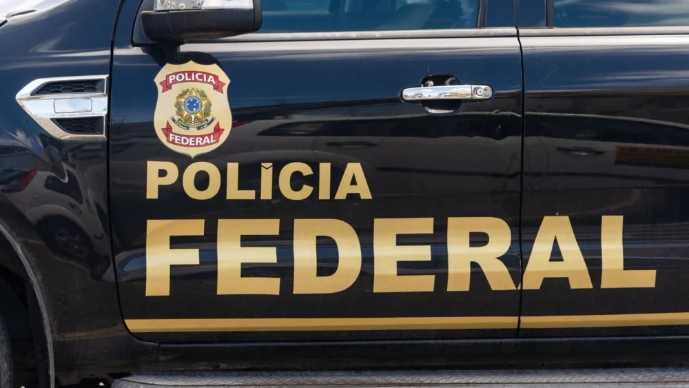 PF e PM apreendem carga milionária de eletrônicos em Foz do Iguaçu