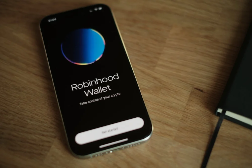 Plataforma de negociação Robinhood vai cortar 10% da força de trabalho