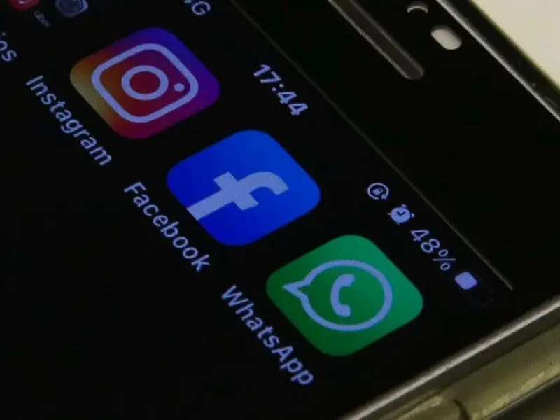 Redes sociais e vídeos superam mídia tradicional como fonte de informação em 2026