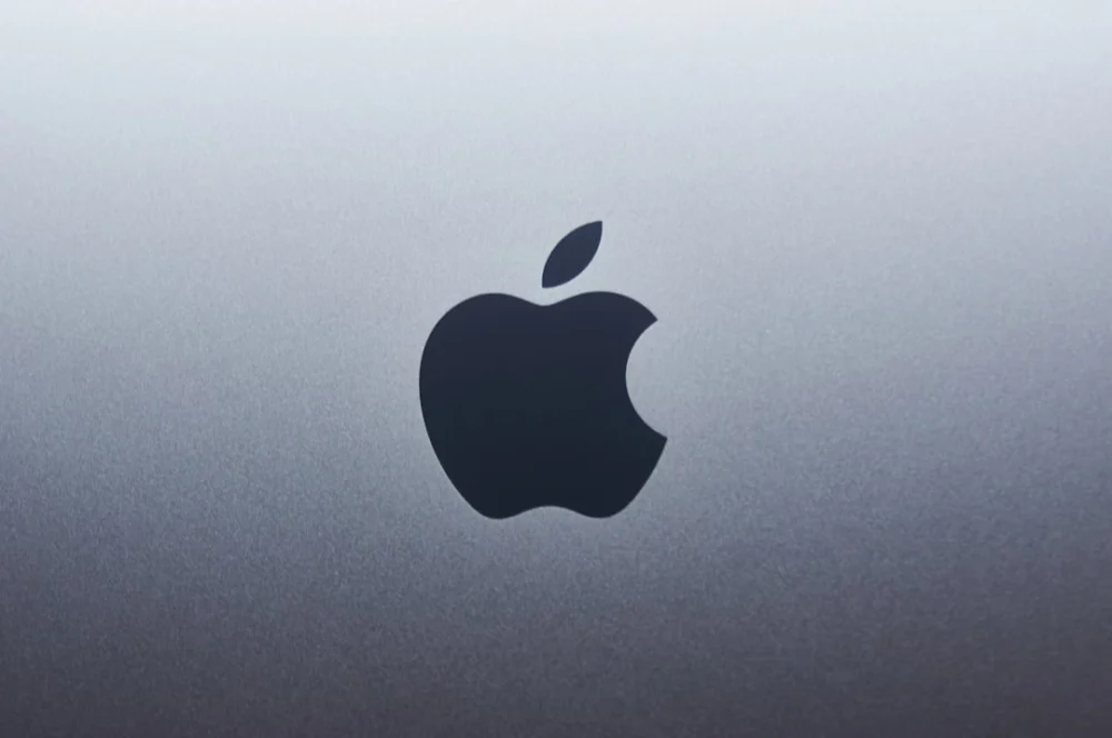 Reguladores da UE afirmam que não haverá isenção das regras de tecnologia para Apple, em meio a disputa sobre atraso na Siri AI