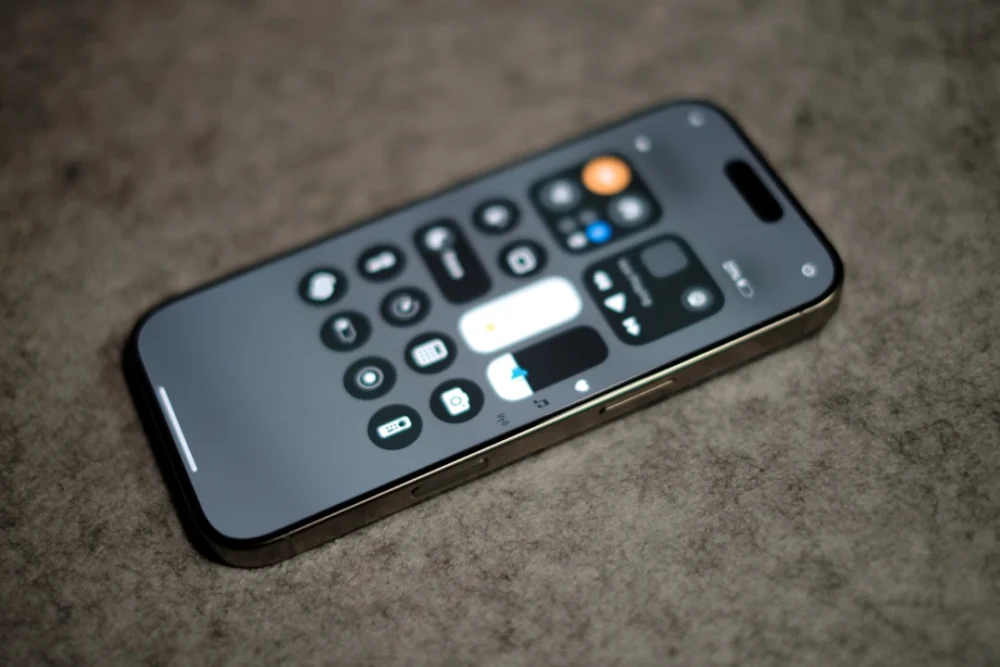 Vazamento expõe fotos do iPhone 18 Pro, peças e lista de fornecedores da Apple