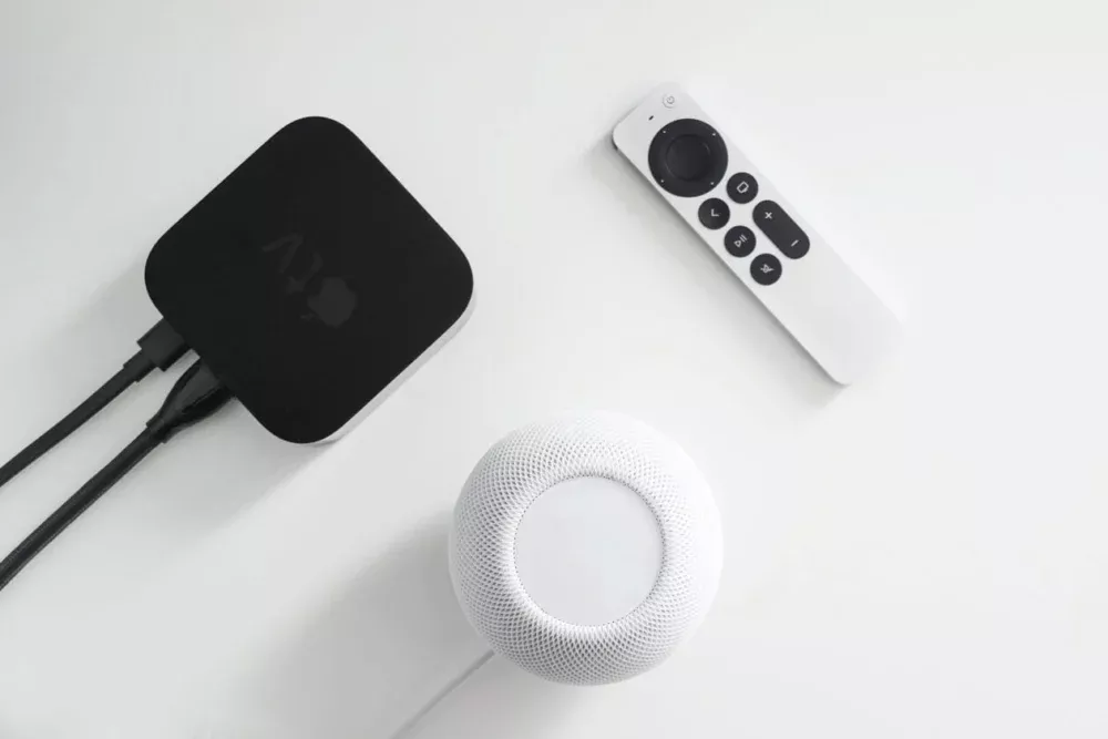 Códigos do tvOS 27 deduram Siri AI a caminho de Apple TVs e HomePods