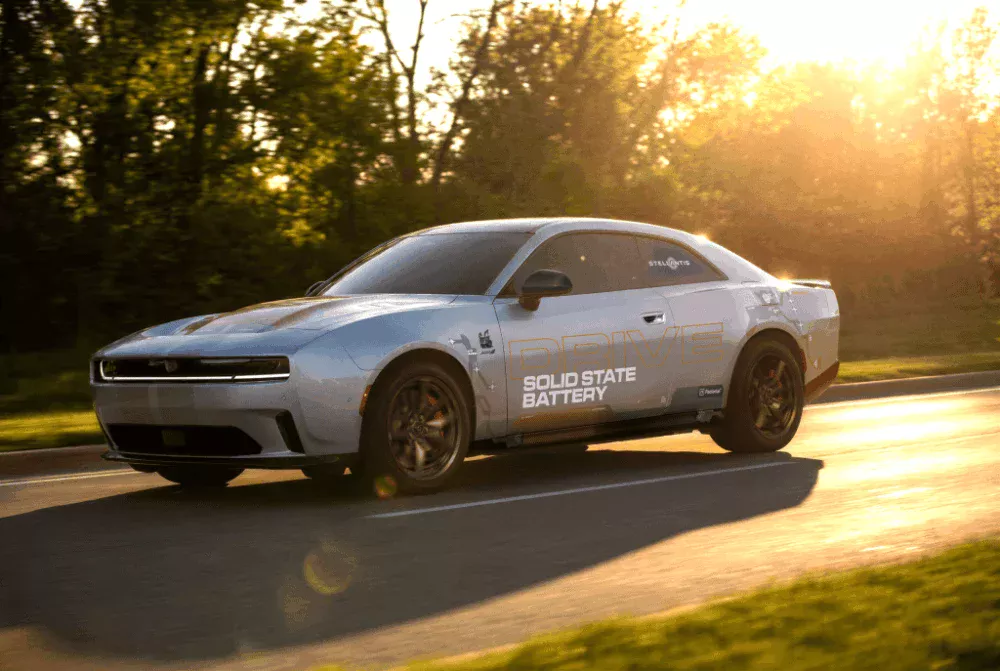Começam testes com 1º Dodge Charger com bateria de estado sólido