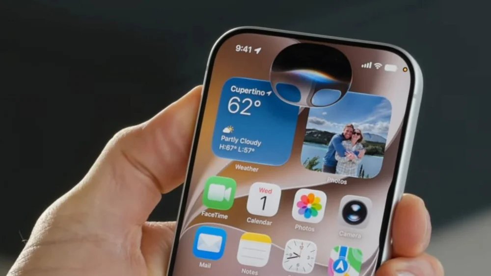 Usuários não vão conseguir 'namorar' com a nova Siri AI, segundo a Apple