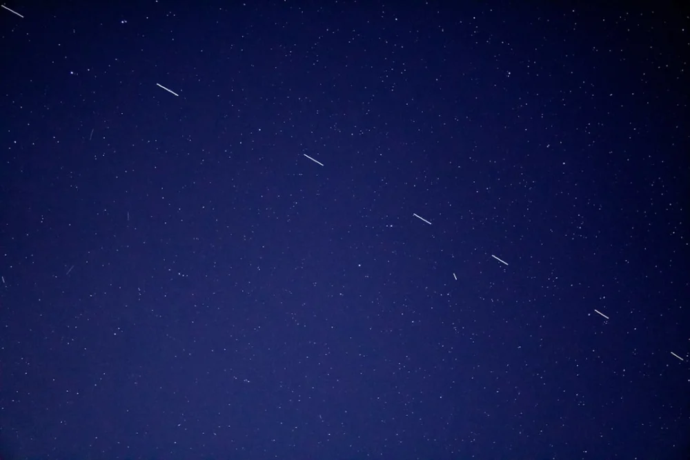 Acúmulo de satélites é 'ameaça existencial' à astronomia, alerta observatório