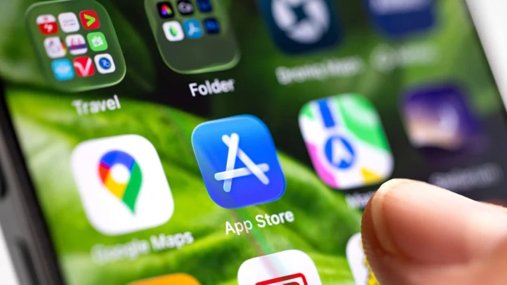 Apple é pressionada a explicar políticas sobre apps de apostas no Brasil