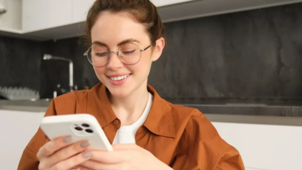 Chatbots não sentem emoções, mas conseguem despertar algo muito poderoso nas pessoas