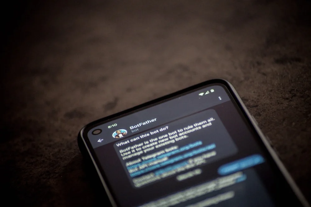 Como grupos terroristas estão usando chatbots de IA